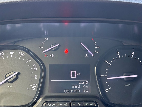 Opel Vivaro 17 of 25