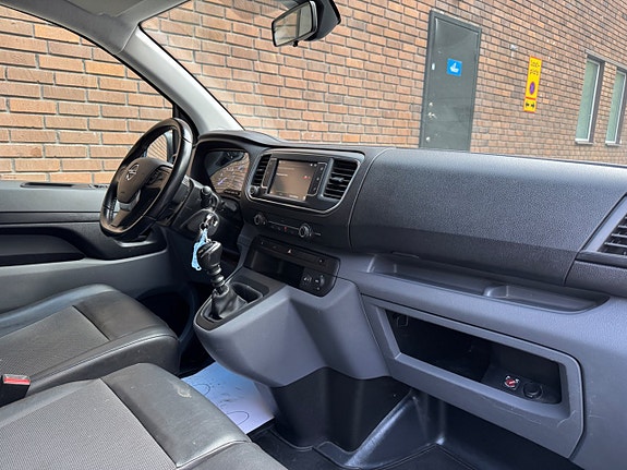 Opel Vivaro 15 of 25