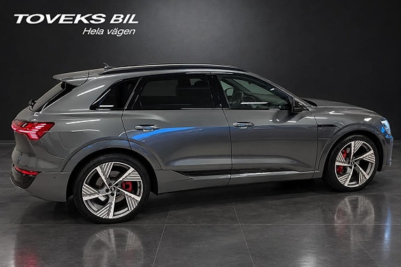 Audi Q8 e-tron 4 of 15