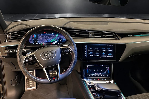 Audi Q8 e-tron 13 of 15