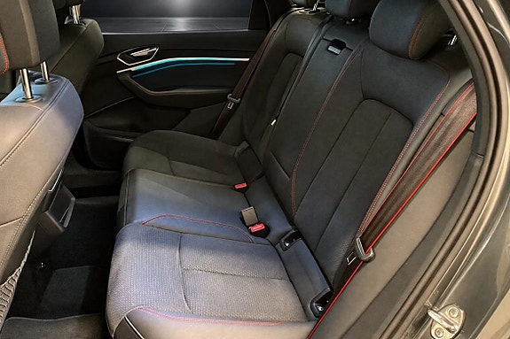 Audi Q8 e-tron 15 of 15