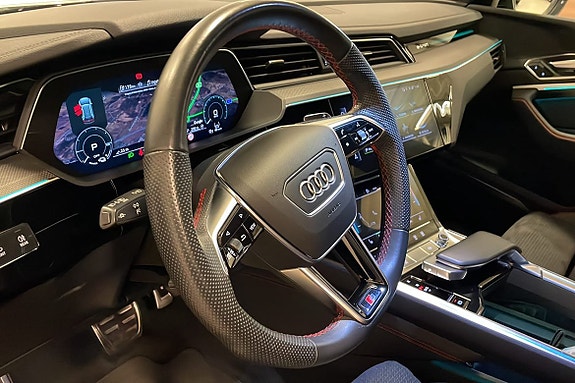 Audi Q8 e-tron 14 of 15