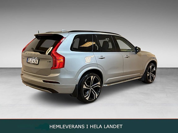 Volvo XC90 2 of 30