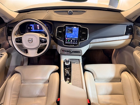 Volvo XC90 7 of 30
