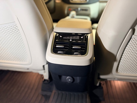 Volvo XC90 24 of 30