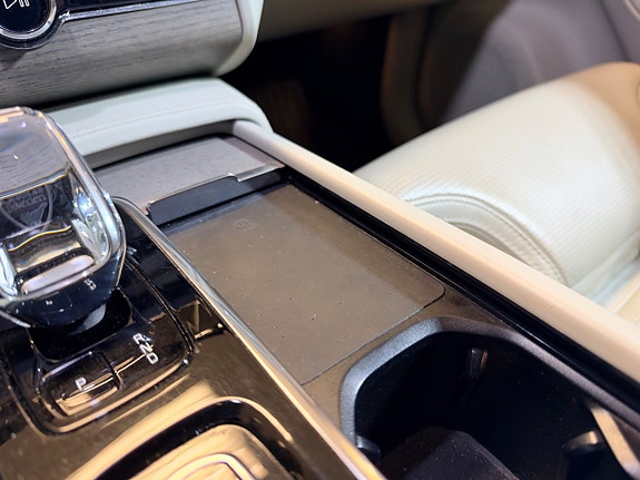 Volvo XC90 14 of 30