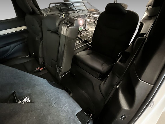 Volvo EX90 11 of 16