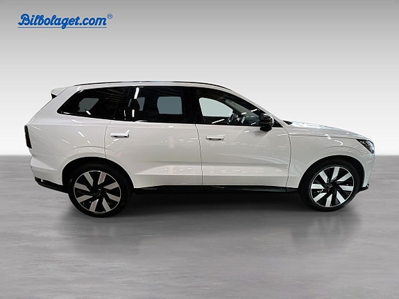 Volvo EX90 5 of 16