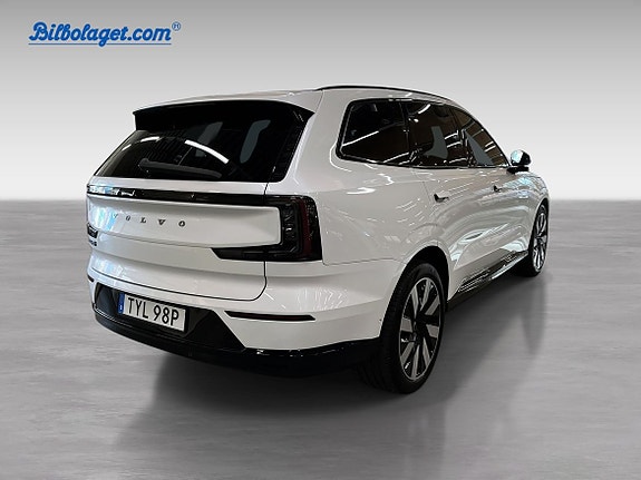 Volvo EX90 6 of 16