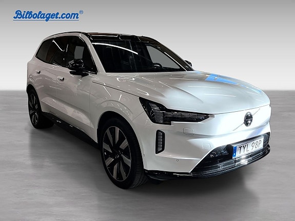 Volvo EX90 4 of 16
