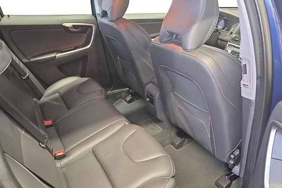 Volvo XC60 17 of 22