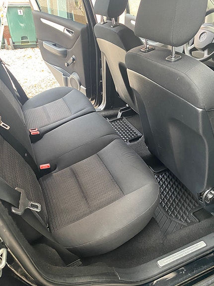 Mercedes-Benz B 180 5 of 6