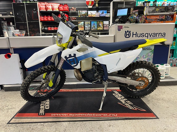 Husqvarna TE 300 2 of 6