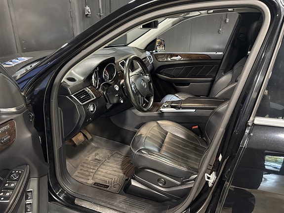 Mercedes-Benz GL350 7 of 27