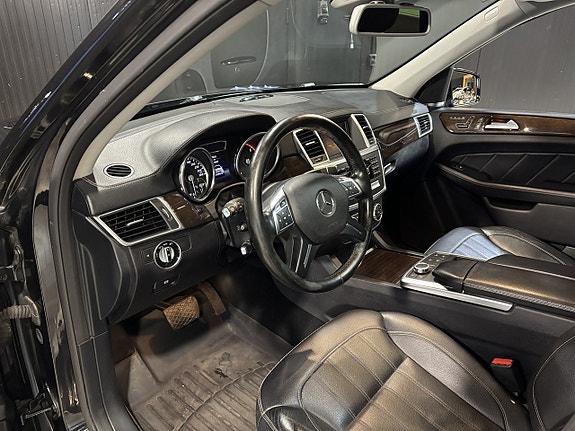 Mercedes-Benz GL350 8 of 27