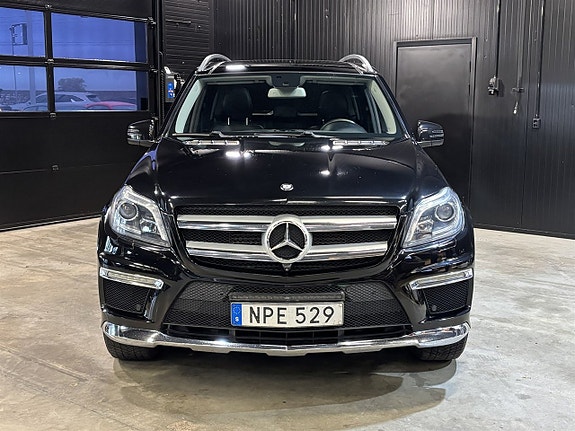Mercedes-Benz GL350 2 of 27