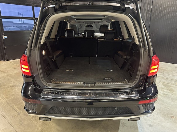 Mercedes-Benz GL350 25 of 27