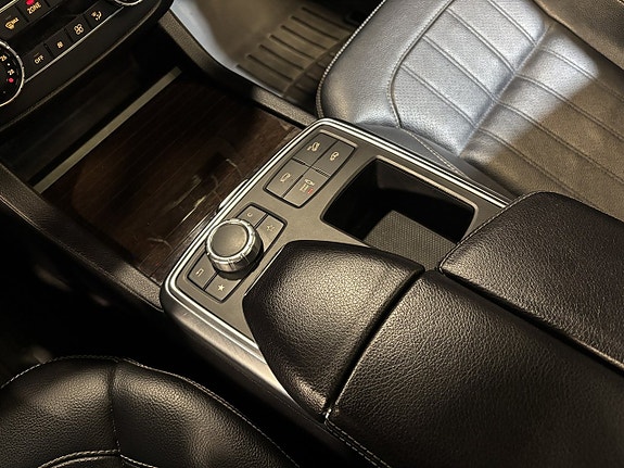 Mercedes-Benz GL350 10 of 27
