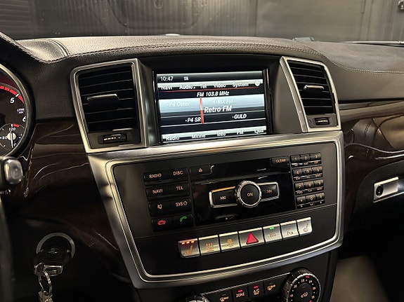 Mercedes-Benz GL350 13 of 27