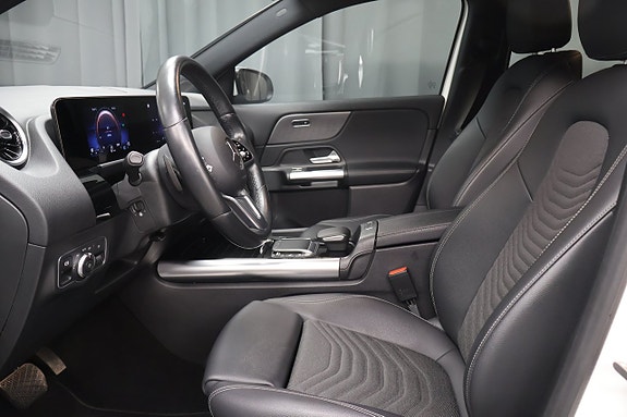 Mercedes-Benz GLA 180 10 of 19