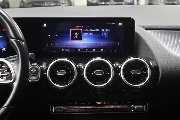 Mercedes-Benz GLA 180 18 of 19
