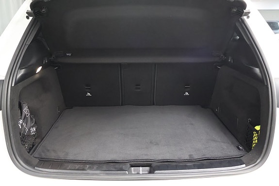 Mercedes-Benz GLA 180 7 of 19