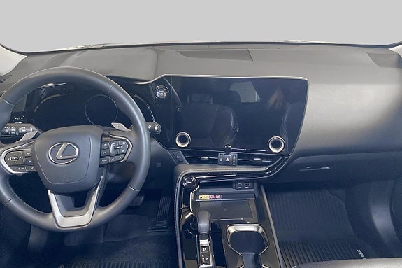 Lexus NX450h+ 9 of 10