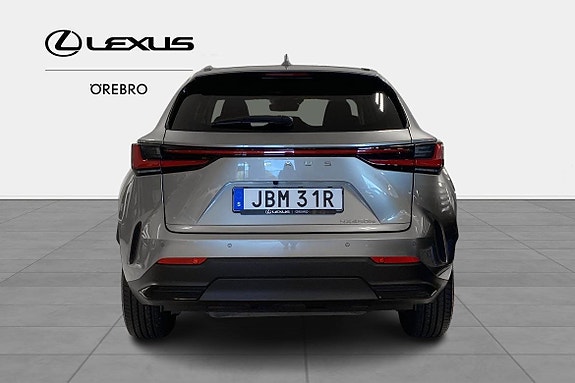 Lexus NX450h+ 5 of 10
