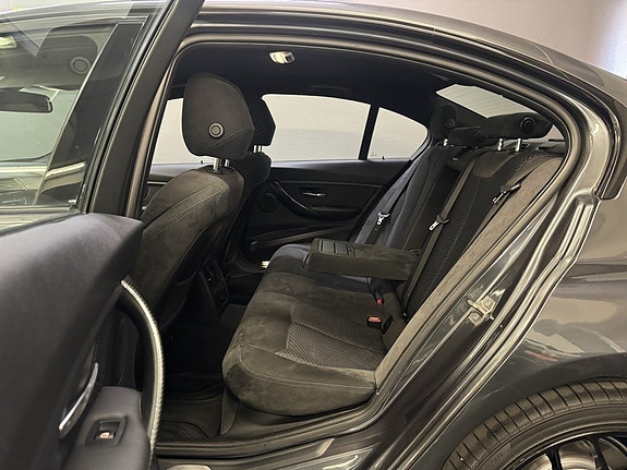 BMW 320d 13 of 23