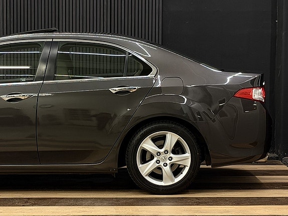 Honda Accord 7 of 23