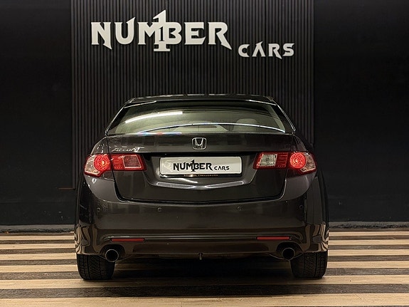Honda Accord 8 of 23