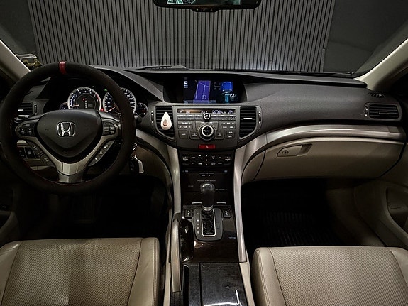Honda Accord 17 of 23