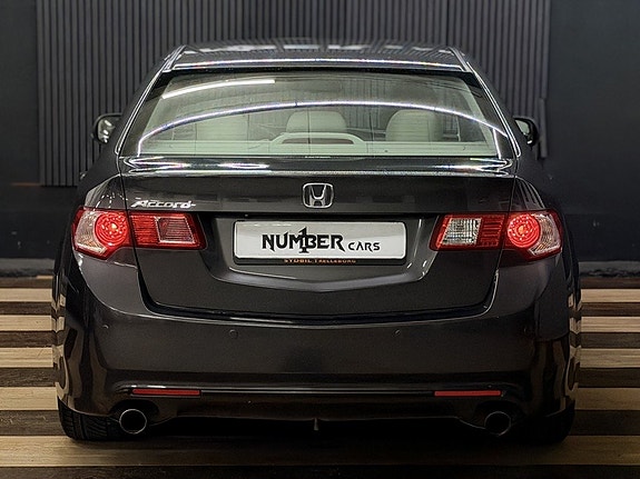 Honda Accord 9 of 23