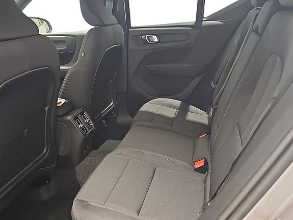 Volvo EX40 6 of 14