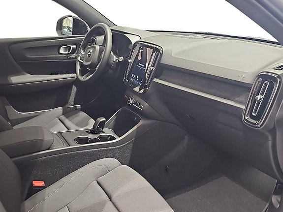 Volvo EX40 4 of 14