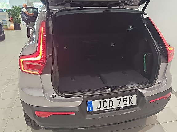 Volvo EX40 13 of 14