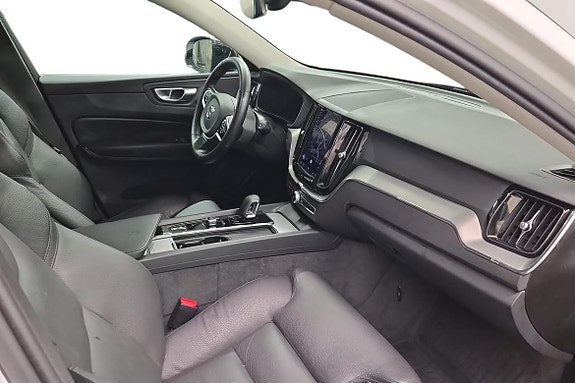 Volvo XC60 11 of 23