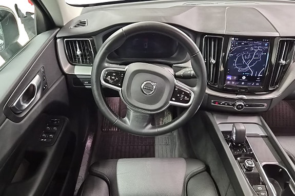 Volvo XC60 12 of 23