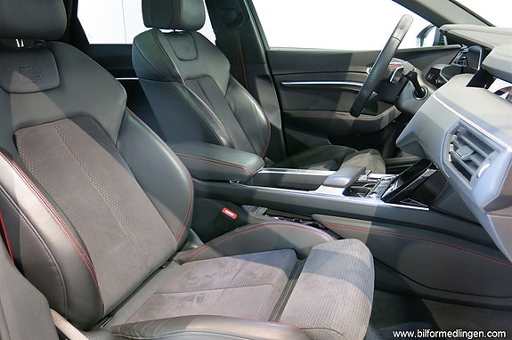 Audi Q8 e-tron 10 of 17