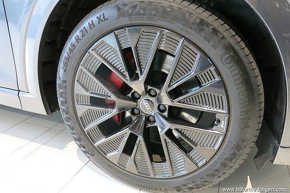 Audi Q8 e-tron 17 of 17