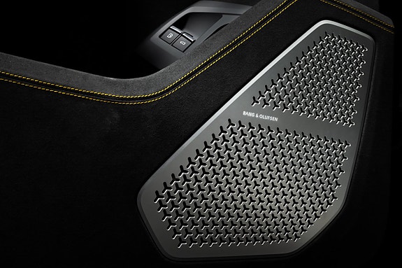 Lamborghini Urus 16 of 21
