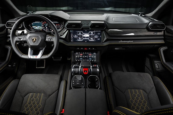 Lamborghini Urus 11 of 21