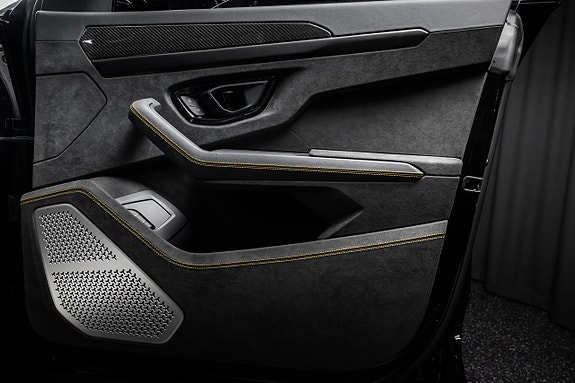 Lamborghini Urus 17 of 21