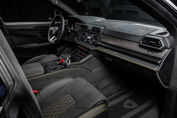 Lamborghini Urus 18 of 21