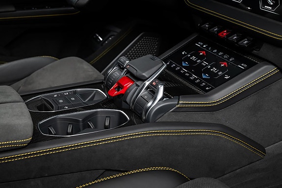 Lamborghini Urus 19 of 21