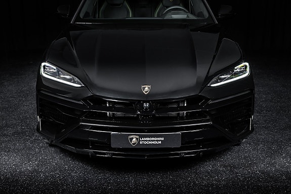 Lamborghini Urus 4 of 21