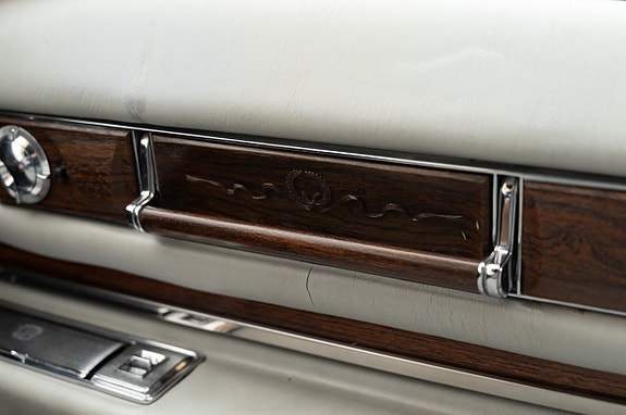 Cadillac Fleetwood Brougham 12 of 21
