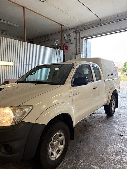 Toyota HiLux 7 of 12