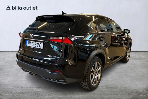 Lexus NX300h 7 of 22