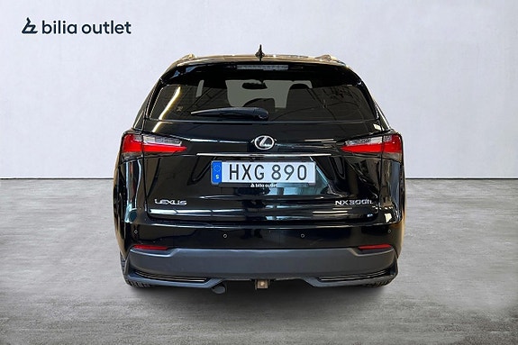 Lexus NX300h 6 of 22